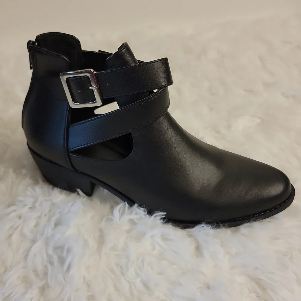 Charlotte Russe Size 6 Ankle Booties With 1.5 Inch Heel NWT